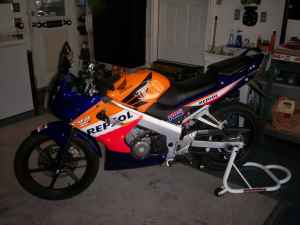 Honda CBR150R Left Side