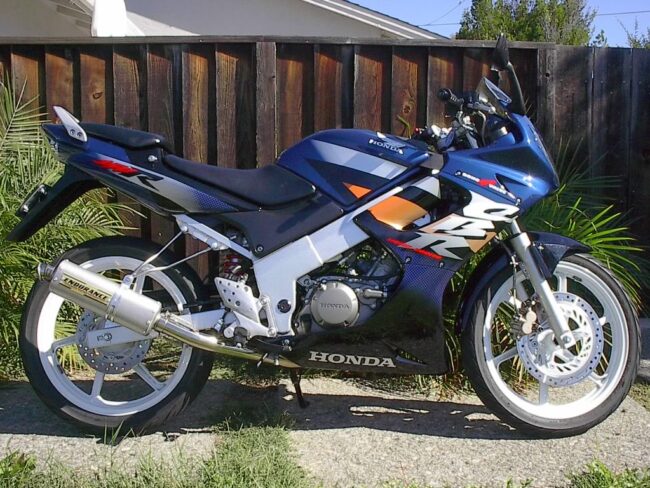 2004 Honda CBR150R