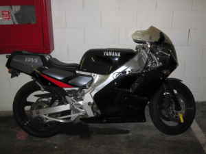 1989 Yamaha TZR250 Left Side