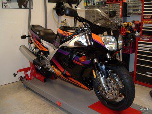 1994 Yamaha FZR1000 Left Front