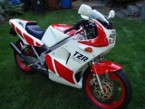 Yamaha TZR250 1KT Right Front