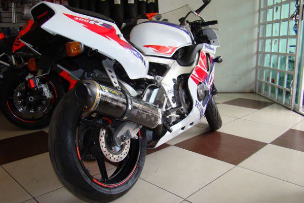 Honda fireblade deals 400