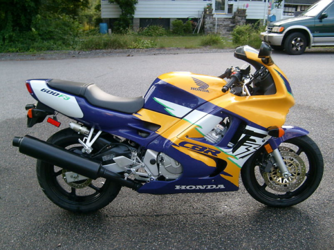 1996 Honda CBR600F3 Right Side 2