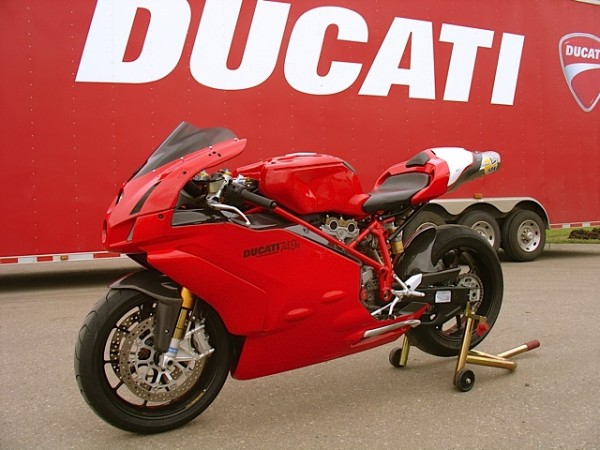 2004 Ducati 749R For Sale in Canada 2004 Ducati 749R For Sale in Canada
