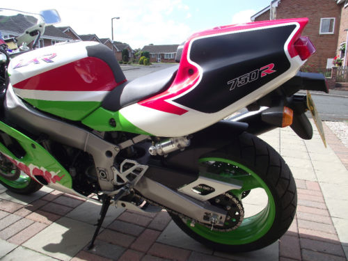 The Same, Only Different: 1993 Kawasaki ZXR750R M1 - Rare