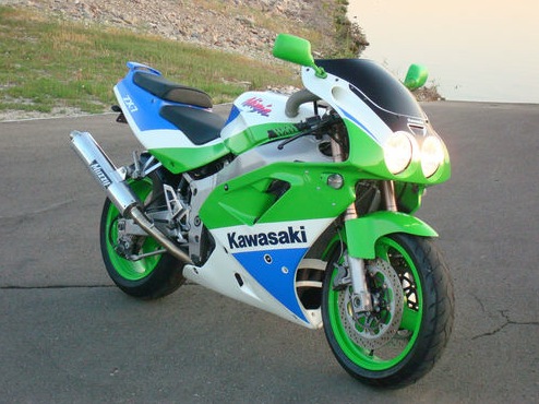 R, But Still Awesome- '92 Ninja ZX-7 