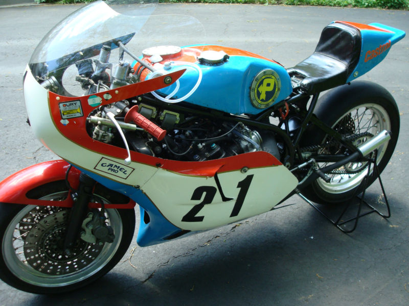 Track Day Bravery: 1977 Yamaha TZ750 OW31 - Rare SportBikesForSale