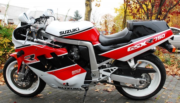 1990 oil cooled red-white Gixxer - in Germany - Rare SportBikes For Sale