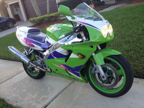 Palm Trees and Ninjas: 1995 Kawasaki ZX-7 - Rare SportBikesForSale Palm Trees and Ninjas: 1995 Kawasaki ZX-7 - Rare SportBikesForSale