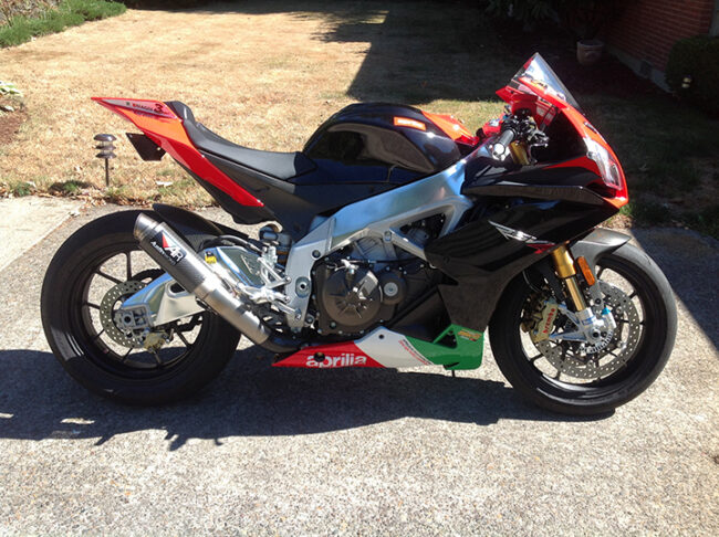 2011 Aprilia RSV4 APRC Max Biaggi R Side