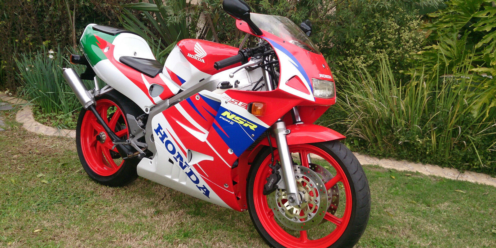 South African Smoker: 1996 Honda NSR 250 SE MC28 - Rare