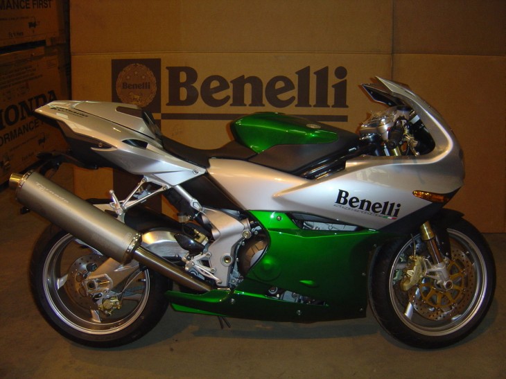 Flashy and Green: 2005 Benelli Tornado Tre Flashy and Green: 2005 Benelli Tornado Tre