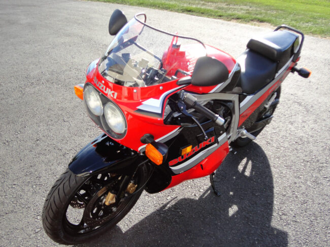 1986 Suzuki GSX-R 750 L Side Front