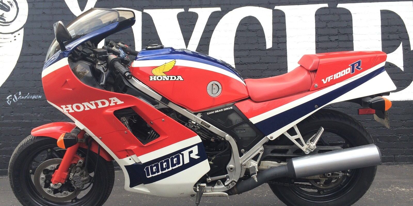 Old School Endurance Racer: 1985 Honda VF1000R - Rare