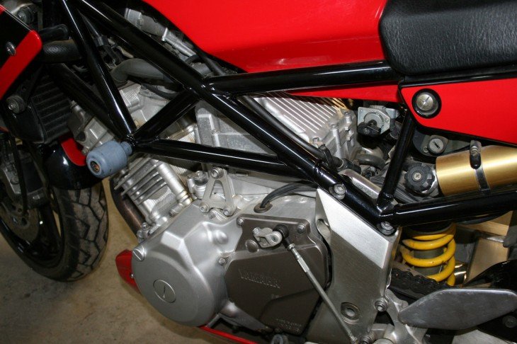 2000 Yamaha TRX850 L Side Engine