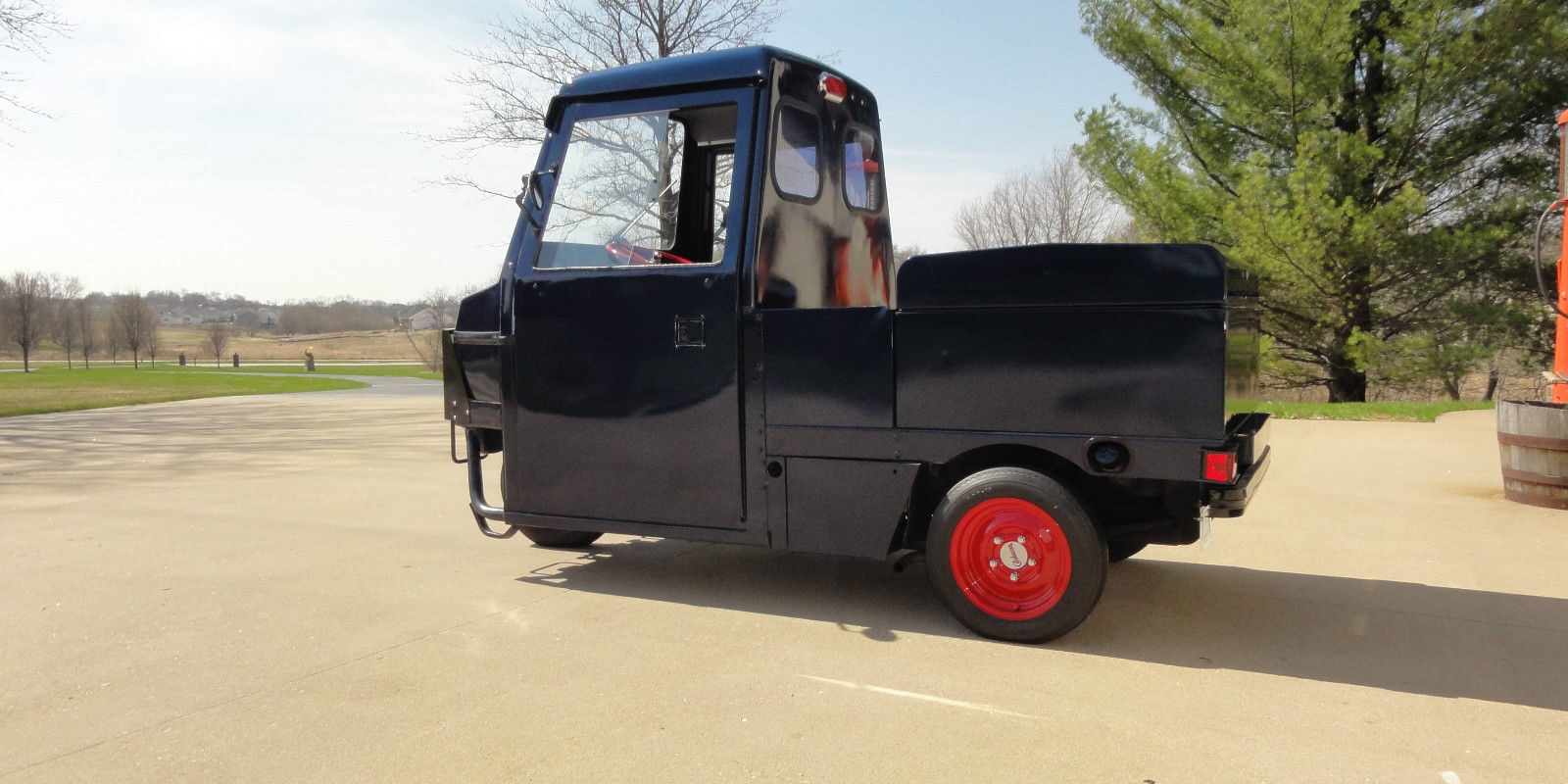 20150401 1993 cushman utility scooter left
