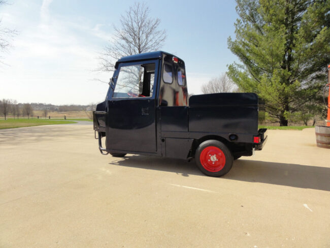 20150401 1993 cushman utility scooter left