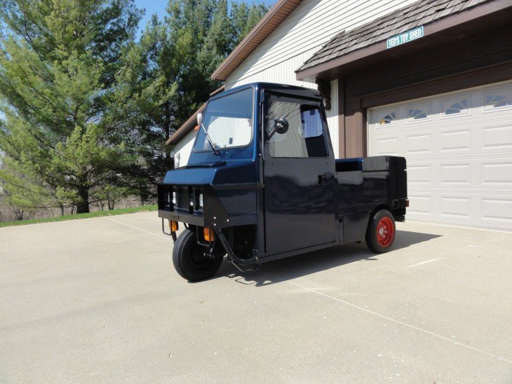 20150401 1993 cushman utility scooter left front