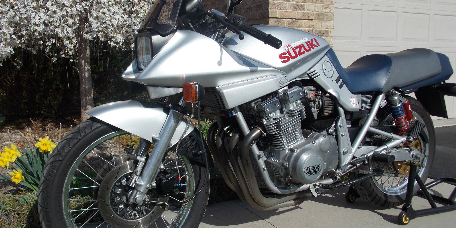 1982 Suzuki Katana L Front