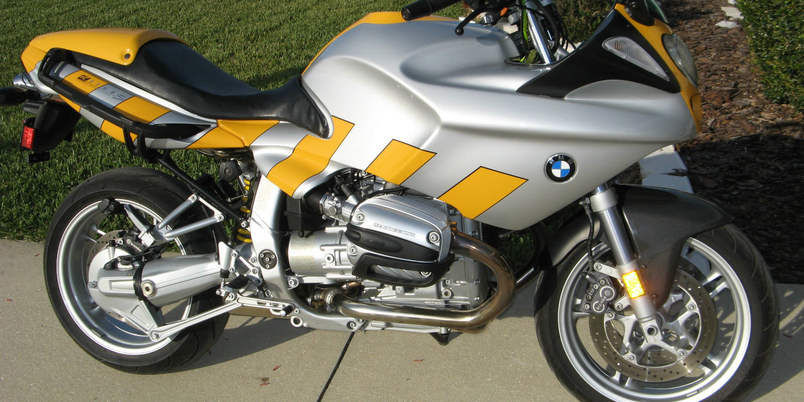 20150418 2000 bmw r1100s right