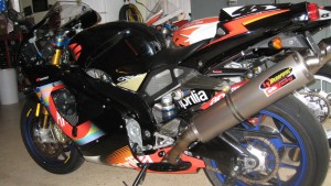 20150427 2003 aprilia rsv mille r left rear