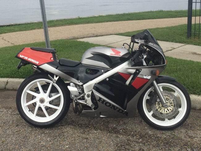 1988 Honda NC30 R Side