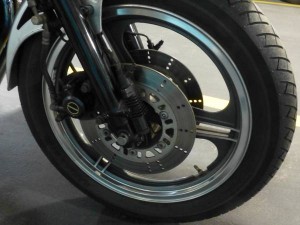 20150507 1984 kawasaki gpz-750 right front wheel