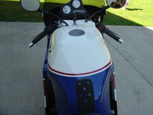 20150513 1986 suzuki gsx-r750 limited edition tank