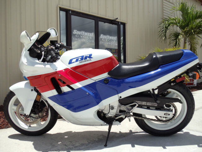 20150608 1989 honda cbr 600f left