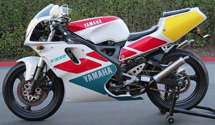 1992 Yamaha TZR250 L Side