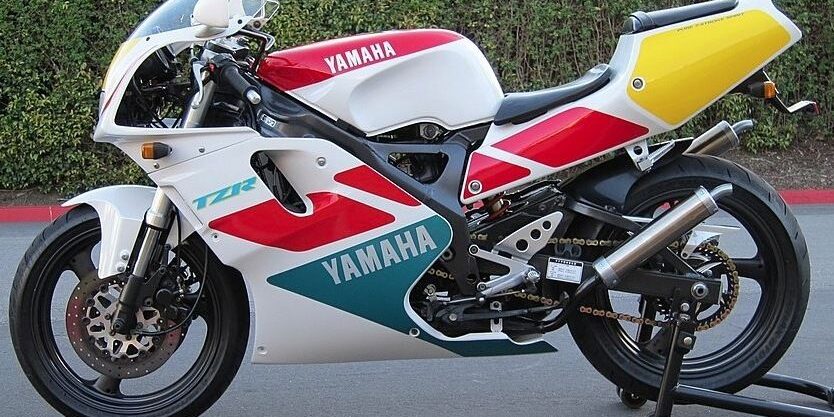 1992 Yamaha TZR250 L Side