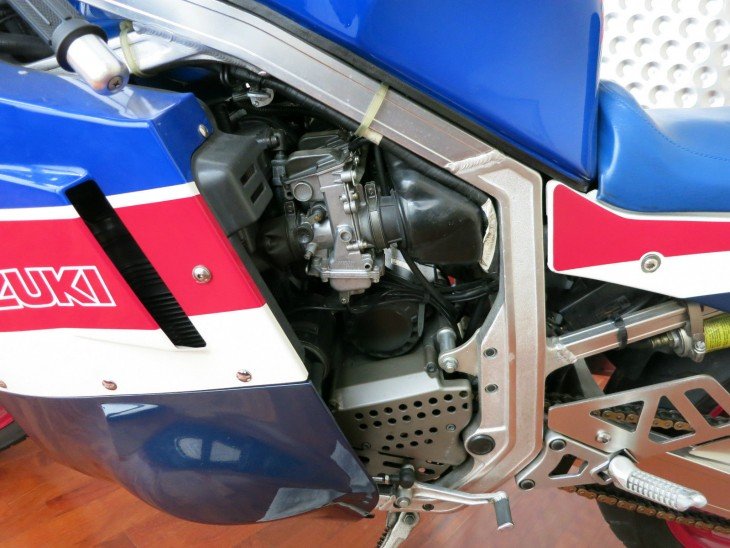 1986 Suzuki GSXR750R LE L Side Engine