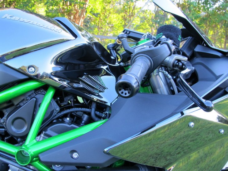2015 Kawasaki H2 R Side Controls