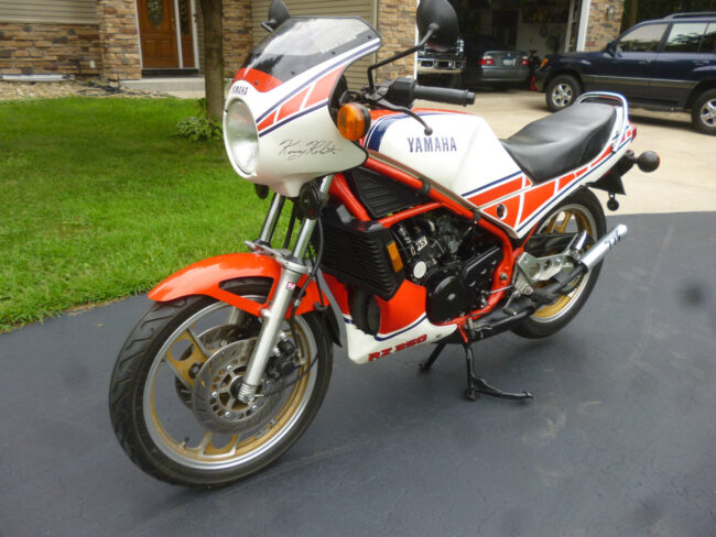 20150827 1985 yamaha rz350 roberts edition left front