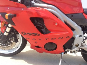 20150903 2003 triumph daytona 955i left fairing detail