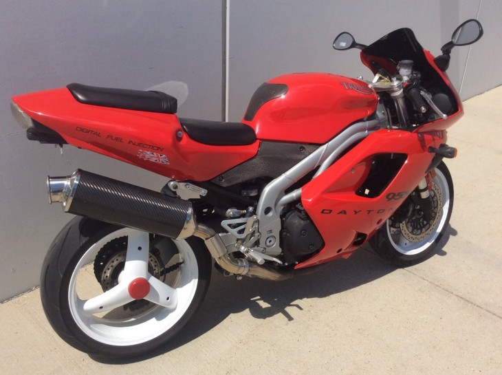 20150903 2003 triumph daytona 955i right rear