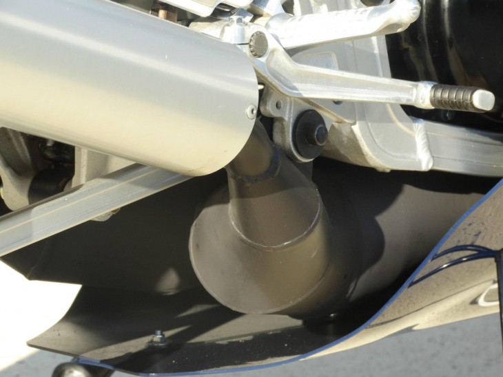 20150910a 1985 suzuki rg500 right exhaust detail