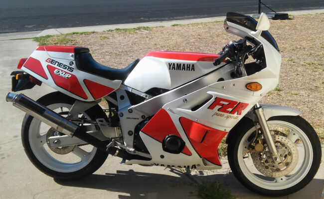 20151028 1989 yamaha fzr400 right