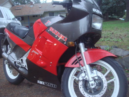 1985 Suzuki RG250 R Side Front