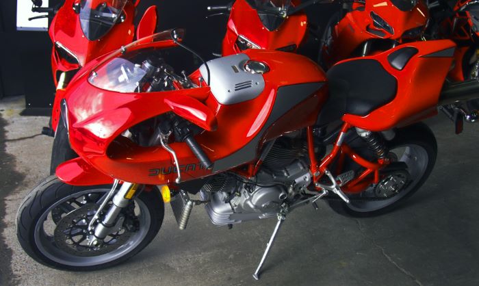 20151223 2000 ducati mh900e left