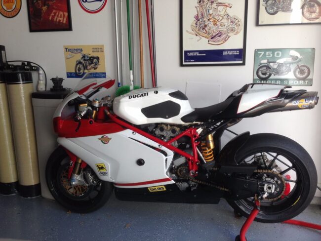 2007 Ducati 749R L Side3