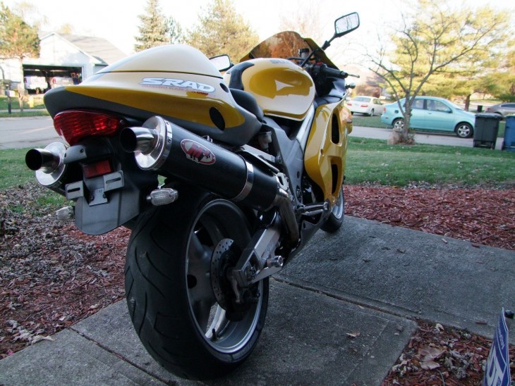 20160107 1999 suzuki tl1000r right rear