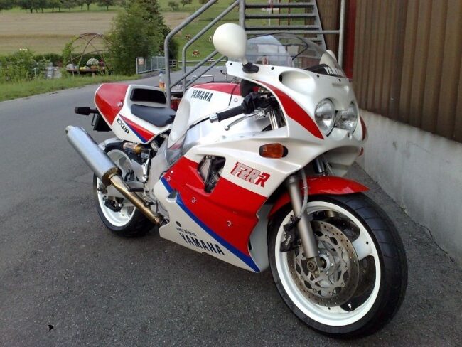 Yamaha_OW01_FZR750R