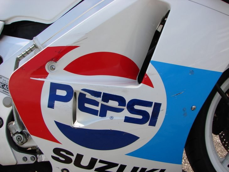 1989 Suzuki RGV250SP Fairing Detail