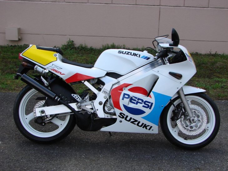 1989 Suzuki RGV250SP R Side