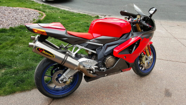 20160501 2007 aprilia rsv 1000r right rear