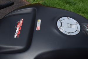 20160625 2001 aprilia rsv mille centeer tank