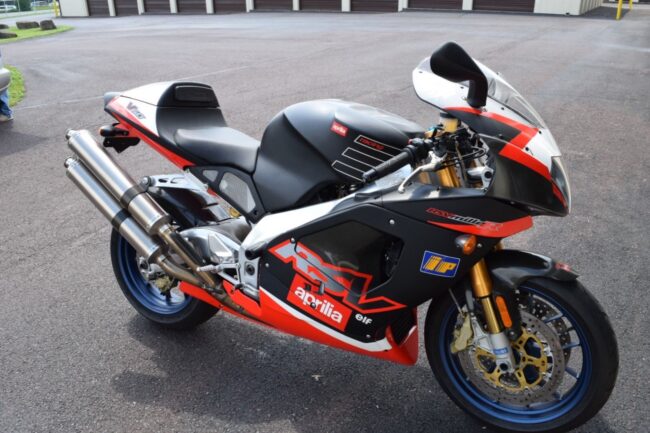 20160625 2001 aprilia rsv mille right