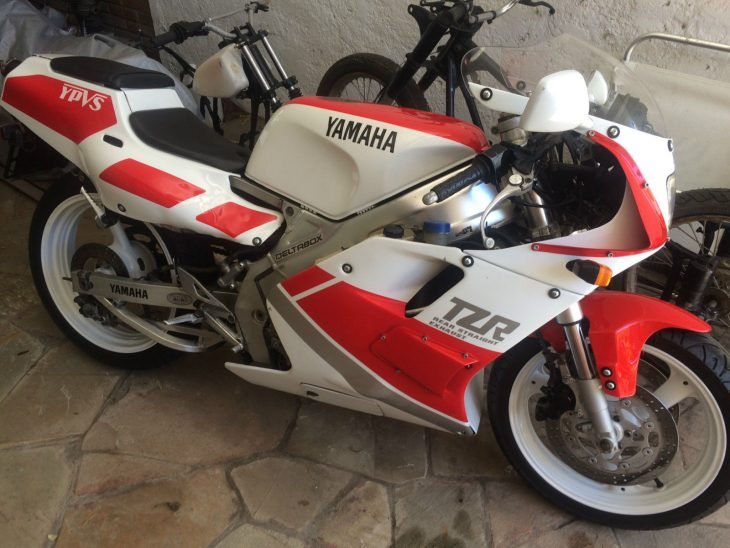 1989 Yamaha TZR250 R Side
