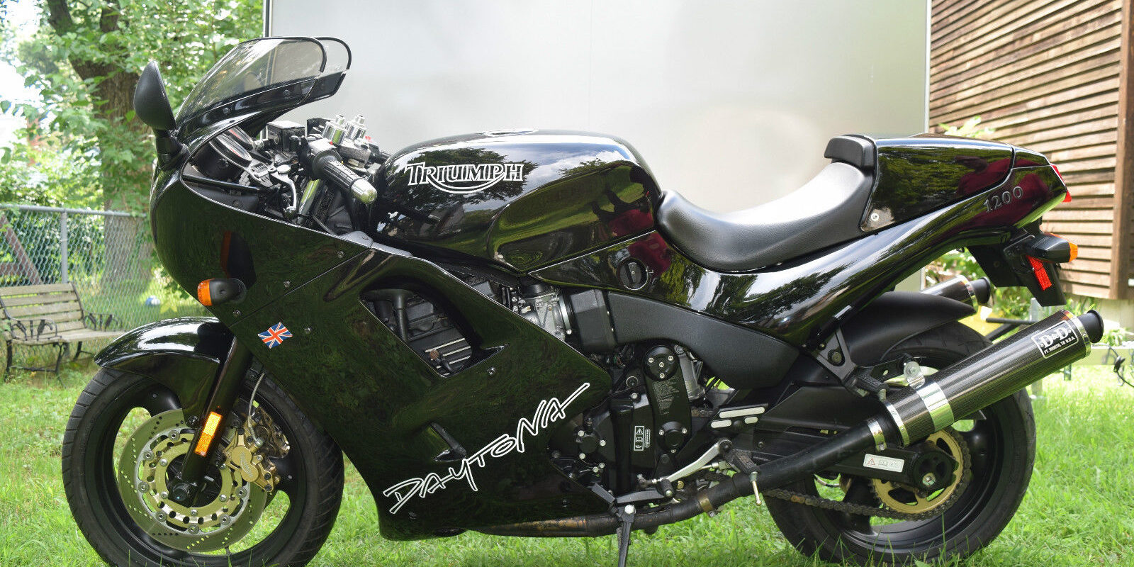 1995 Triumph Daytona 1200 L Side
